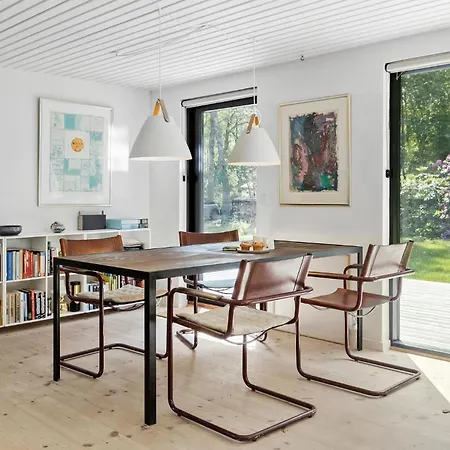 3 Bedroom Pet Friendly In