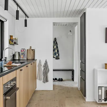 3 Bedroom Pet Friendly In *