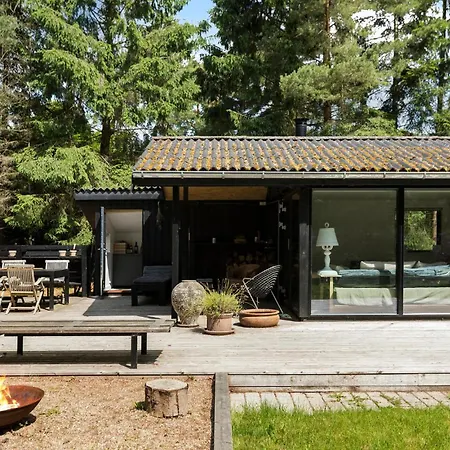 3 Bedroom Pet Friendly In